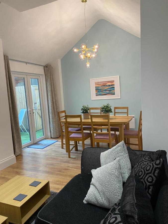 Superb 2 Beds 2 Baths New Apartment W/ Garden+Patio Bournemouth Exterior foto