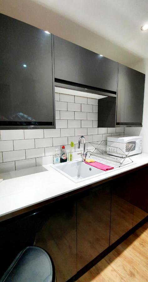Superb 2 Beds 2 Baths New Apartment W/ Garden+Patio Bournemouth Exterior foto