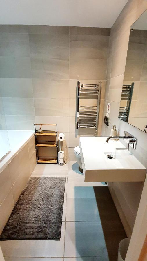 Superb 2 Beds 2 Baths New Apartment W/ Garden+Patio Bournemouth Exterior foto