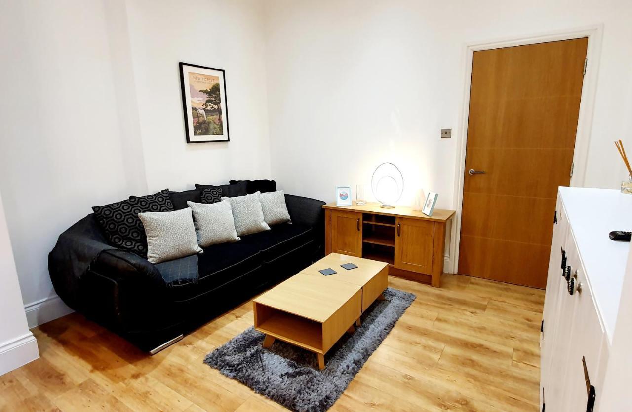 Superb 2 Beds 2 Baths New Apartment W/ Garden+Patio Bournemouth Exterior foto