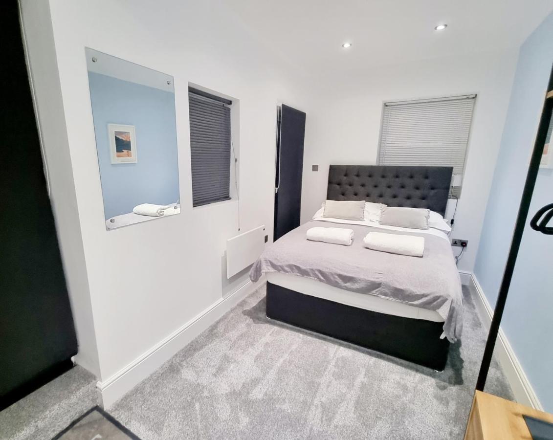 Superb 2 Beds 2 Baths New Apartment W/ Garden+Patio Bournemouth Exterior foto